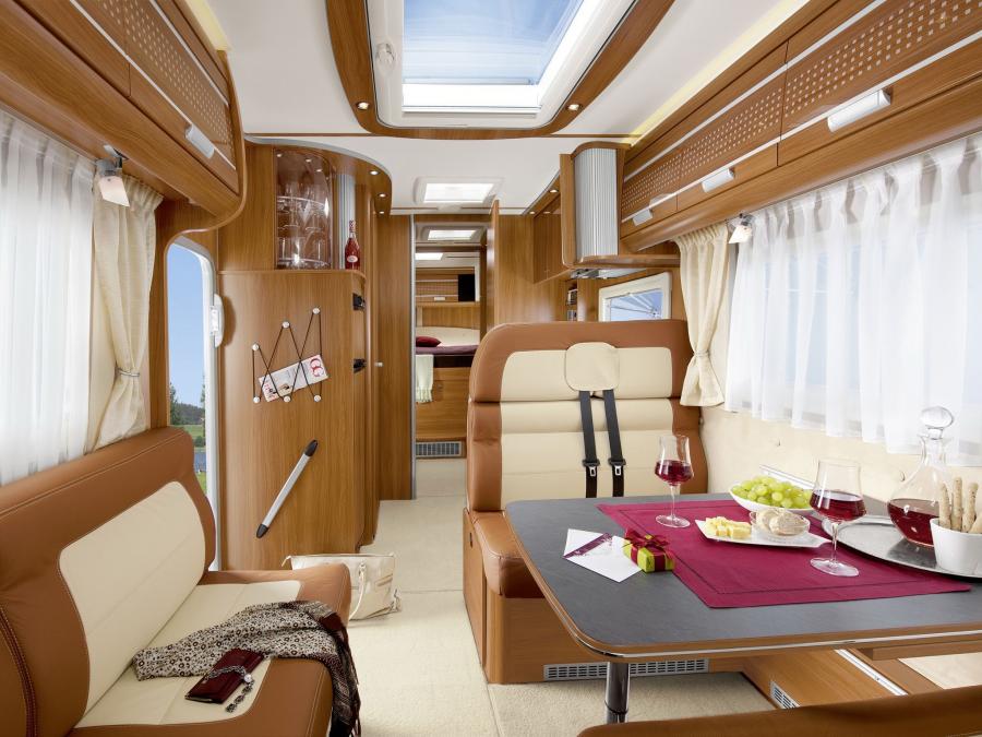 Интерьер Dethleffs Globetrotter XXL I 2011 года  (фото 4 из 8)